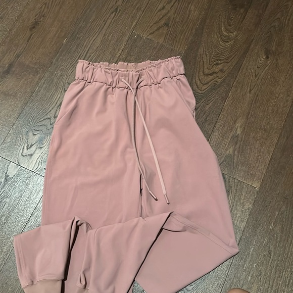 Stretch high rise Lululemon joggers full length size 2 - Picture 1 of 4